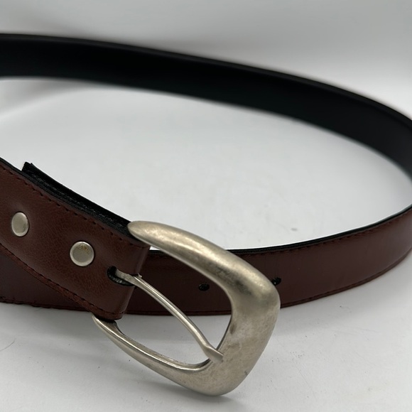 Brown belt with silver buckle - Picture 2 of 7